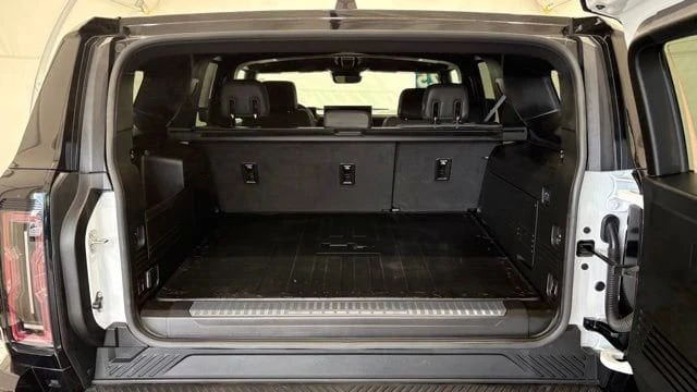 2025 GMC Hummer EV - Image 4 of 20