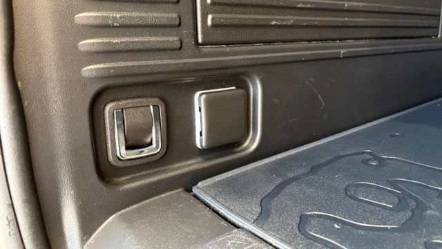 2025 GMC Hummer EV - Image 5 of 20
