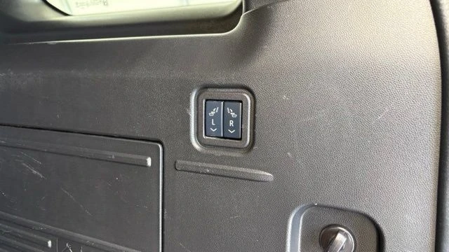 2025 GMC Hummer EV - Image 6 of 20