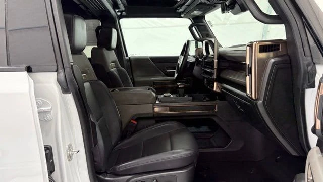 2025 GMC Hummer EV - Image 20 of 20