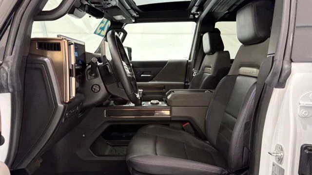 2025 GMC Hummer EV - Image 15 of 20