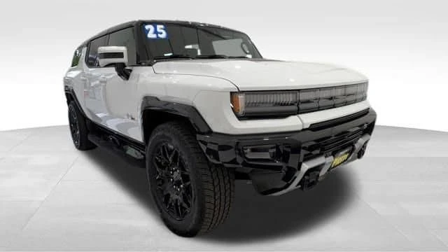 2025 GMC Hummer EV - Image 9 of 20