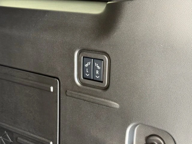 2025 GMC Hummer EV - Image 6 of 20