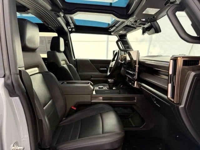 2025 GMC Hummer EV - Image 20 of 20
