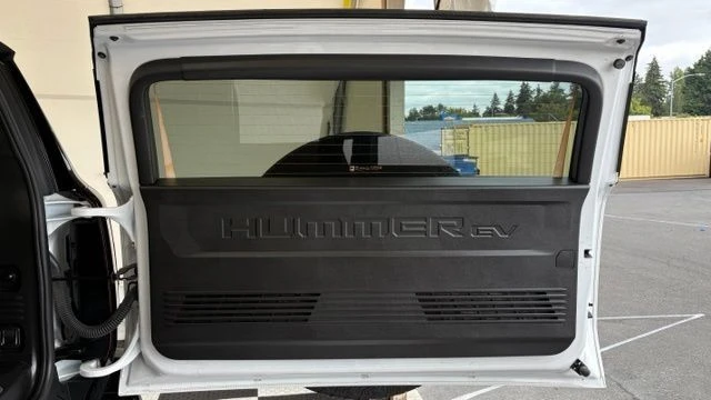 2025 GMC Hummer EV - Image 7 of 20