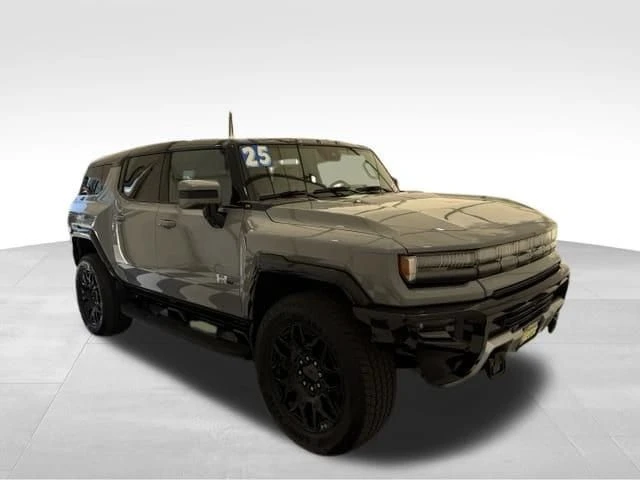 2025 GMC Hummer EV - Image 8 of 20