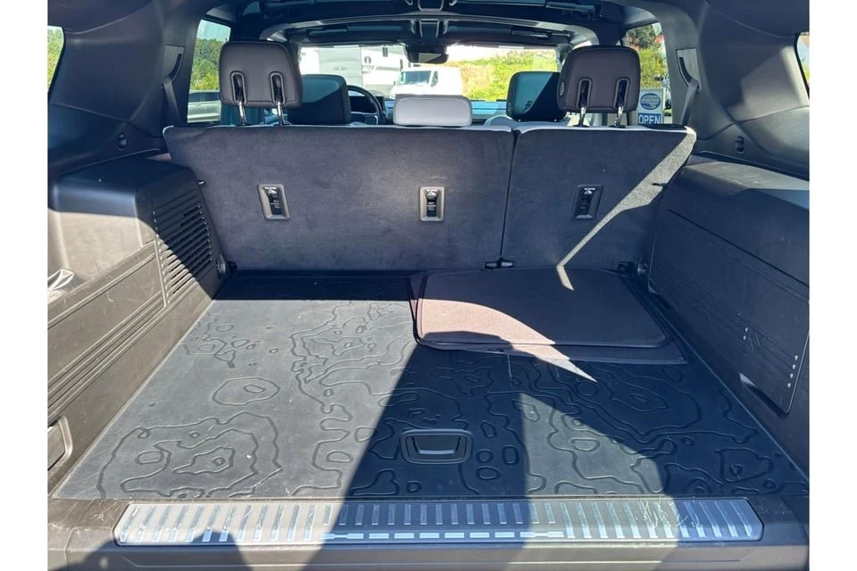 2025 GMC Hummer EV - Image 5 of 20