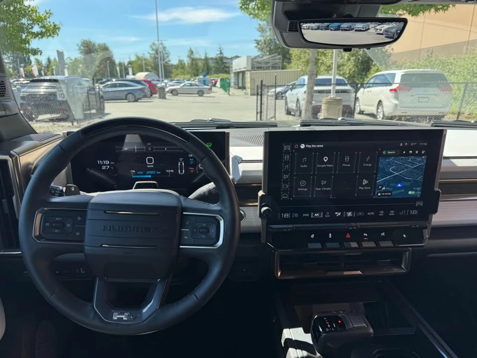 2025 GMC Hummer EV - Image 10 of 19