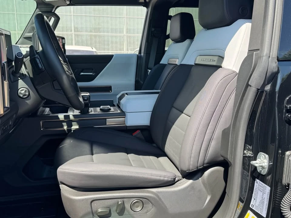 2025 GMC Hummer EV - Image 6 of 19