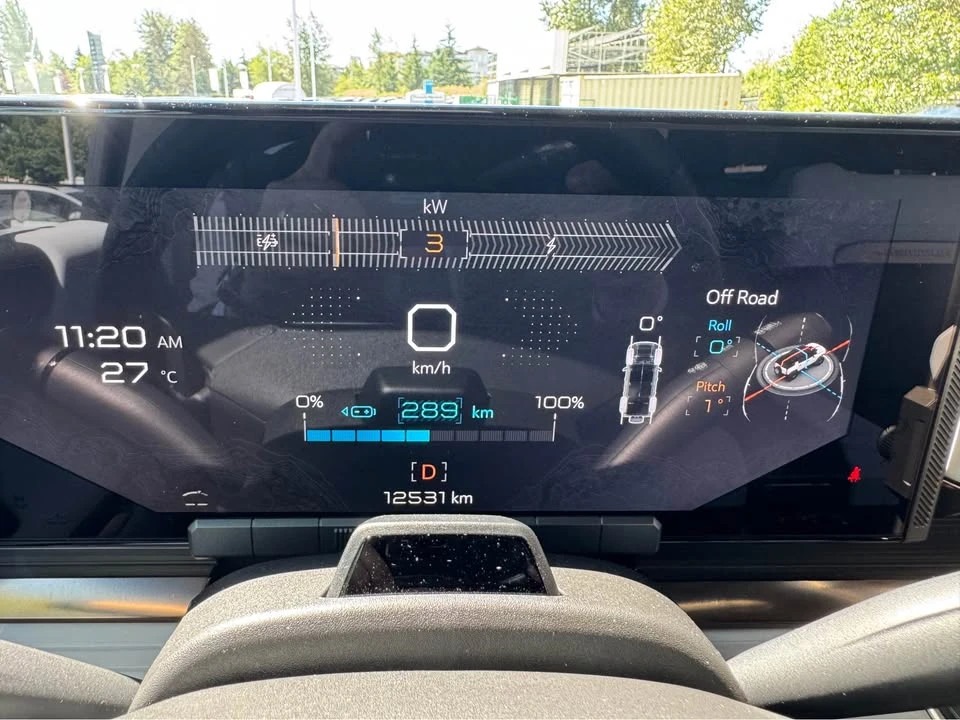 2025 GMC Hummer EV - Image 18 of 19