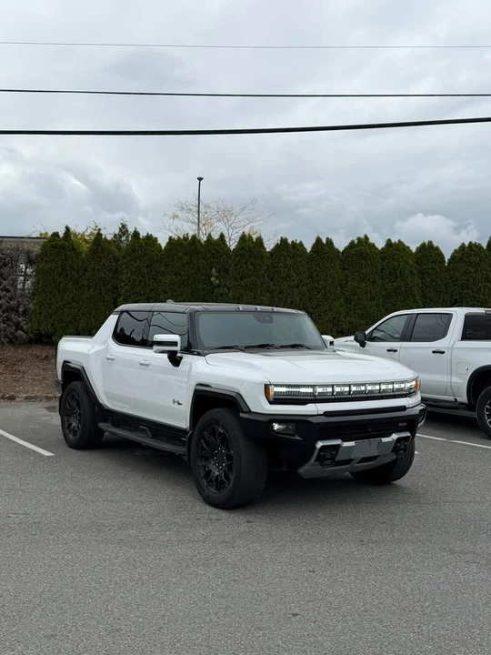 2025 GMC Hummer EV - Image 2 of 10