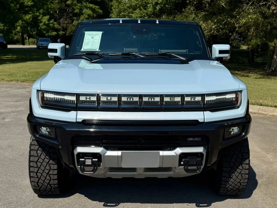 2025 GMC Hummer EV - Image 5 of 31