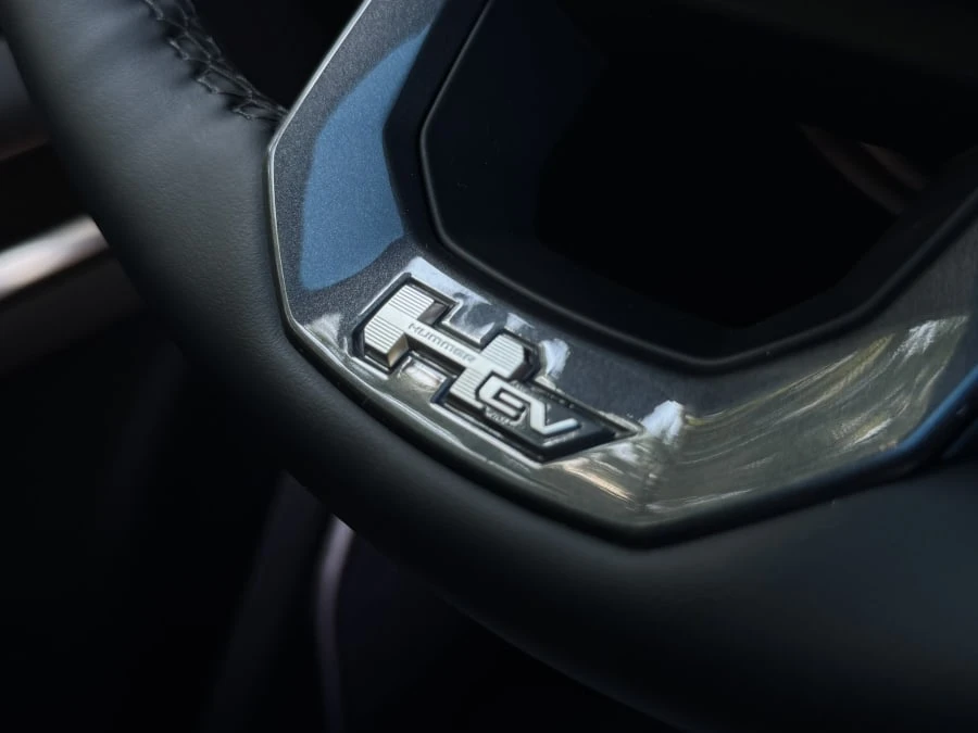 2025 GMC Hummer EV - Image 31 of 31