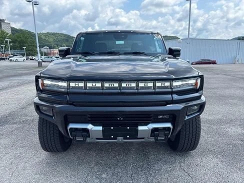 2025 GMC Hummer EV - Image 8 of 20