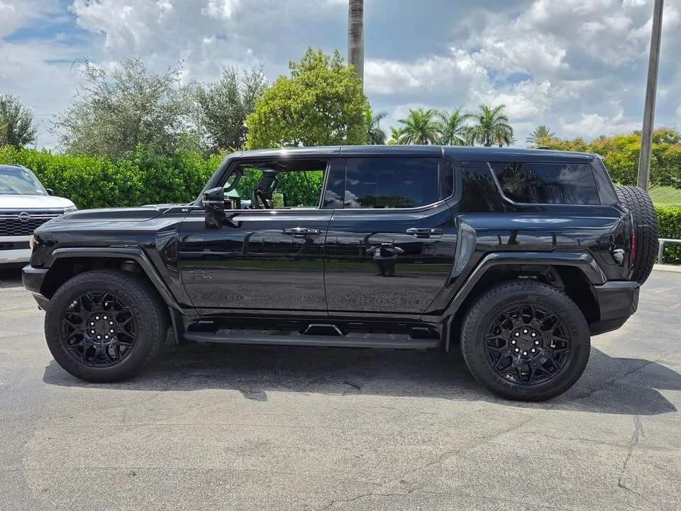 2025 GMC Hummer EV - Image 8 of 19