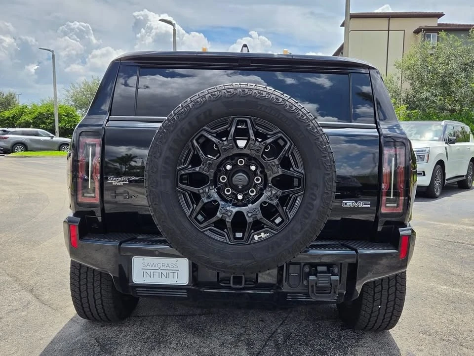 2025 GMC Hummer EV - Image 5 of 19