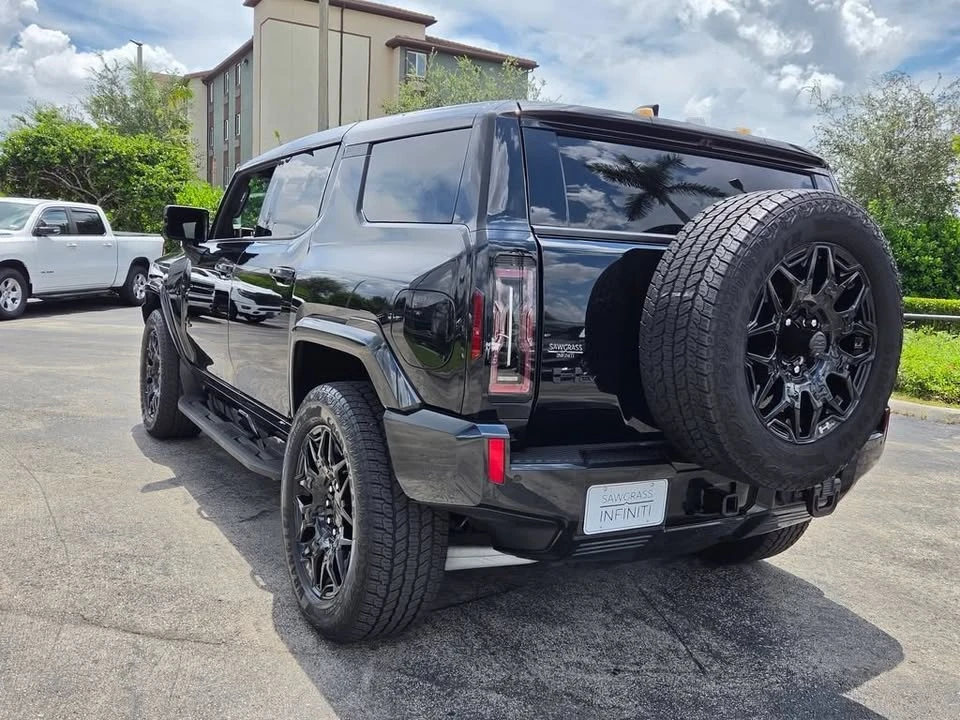 2025 GMC Hummer EV - Image 6 of 19