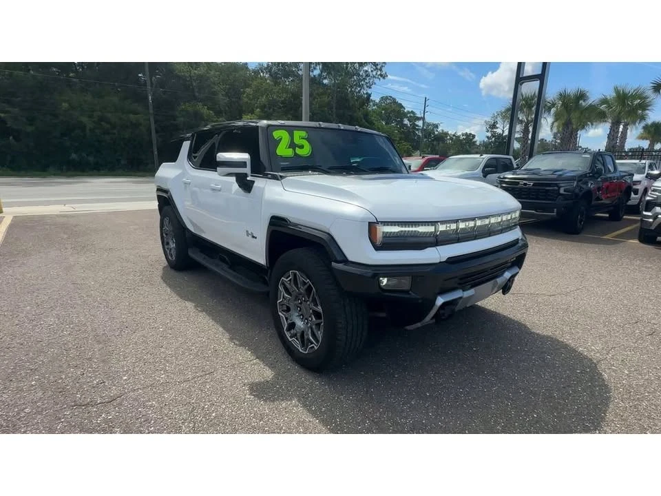 2025 GMC Hummer EV - Image 8 of 20