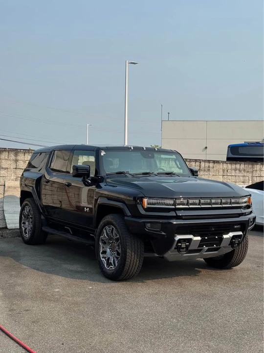 2025 GMC Hummer EV - Image 2 of 10