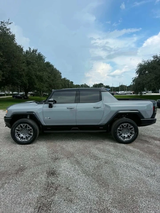 2025 GMC Hummer EV - Image 3 of 18