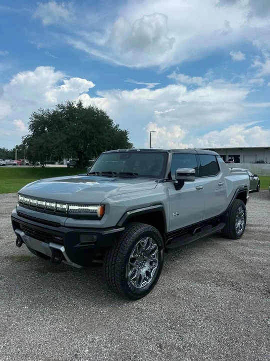 2025 GMC Hummer EV - Image 2 of 18