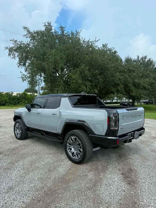 2025 GMC Hummer EV - Image 4 of 18