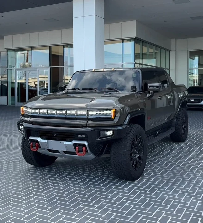 2025 GMC Hummer EV - Image 3 of 17