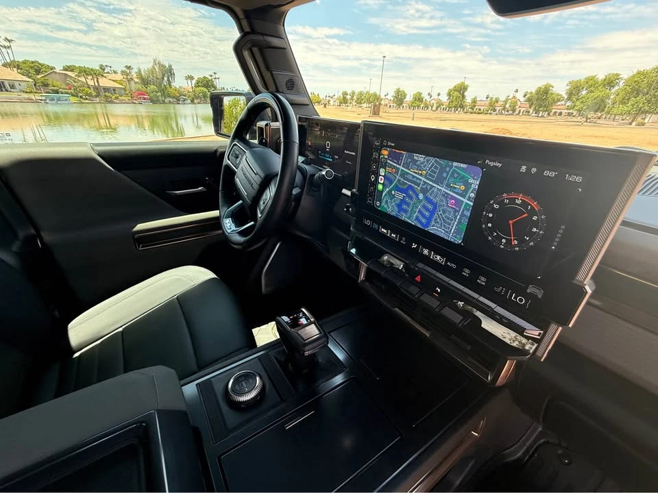 2025 GMC Hummer EV - Image 7 of 10