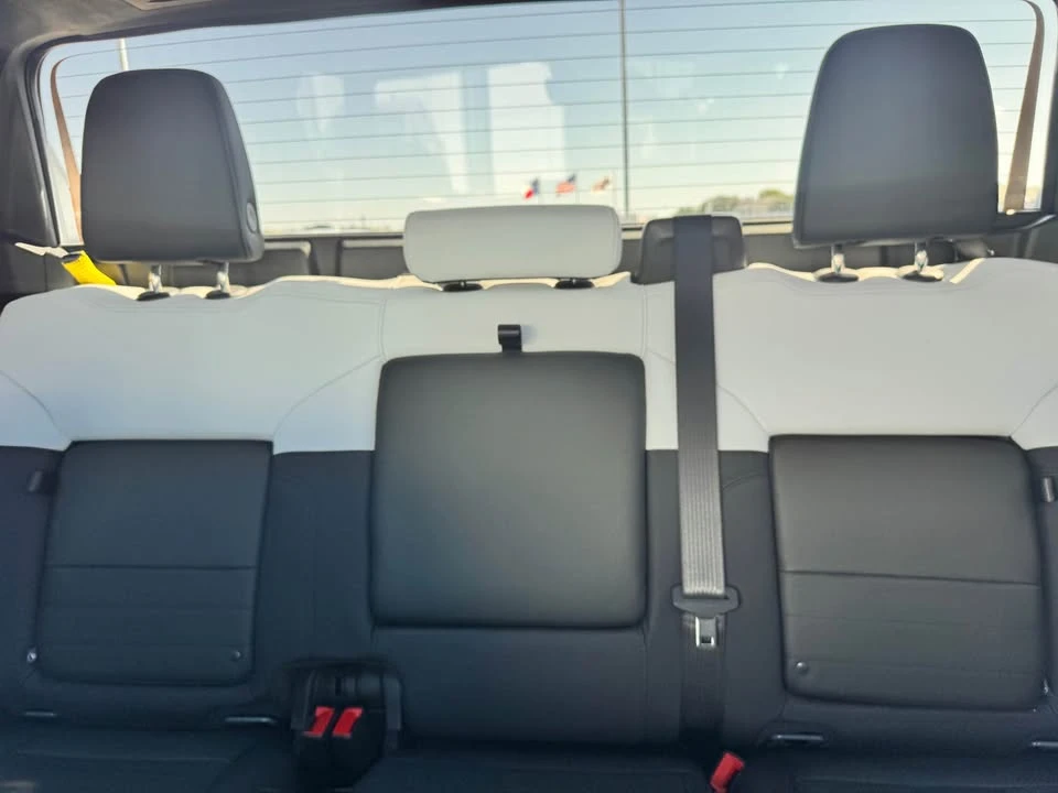 2025 GMC Hummer EV - Image 12 of 19