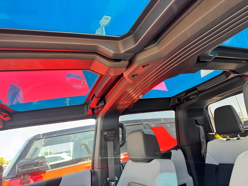 2025 GMC Hummer EV - Image 18 of 19