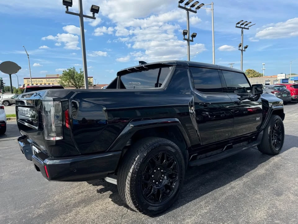2025 GMC Hummer EV - Image 8 of 20