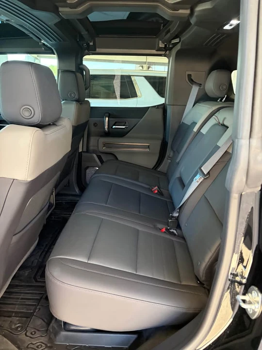 2025 GMC Hummer EV - Image 4 of 6