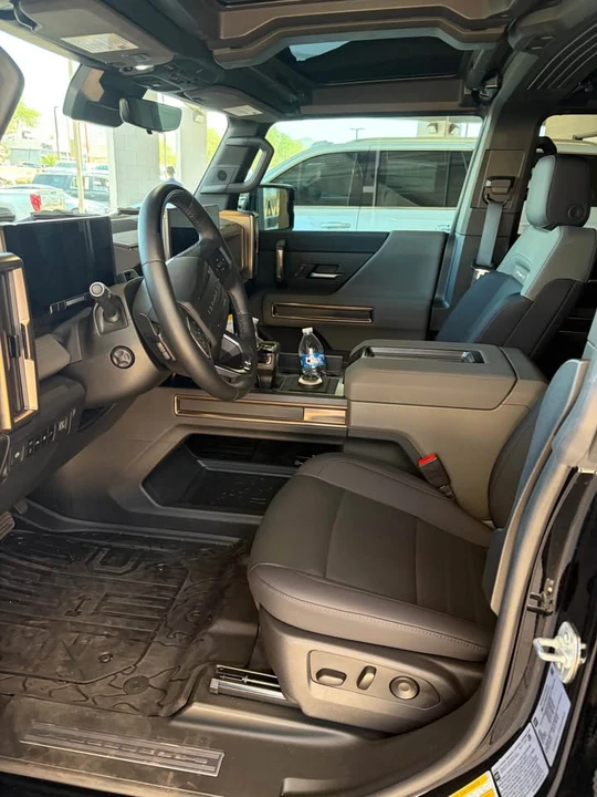 2025 GMC Hummer EV - Image 3 of 6