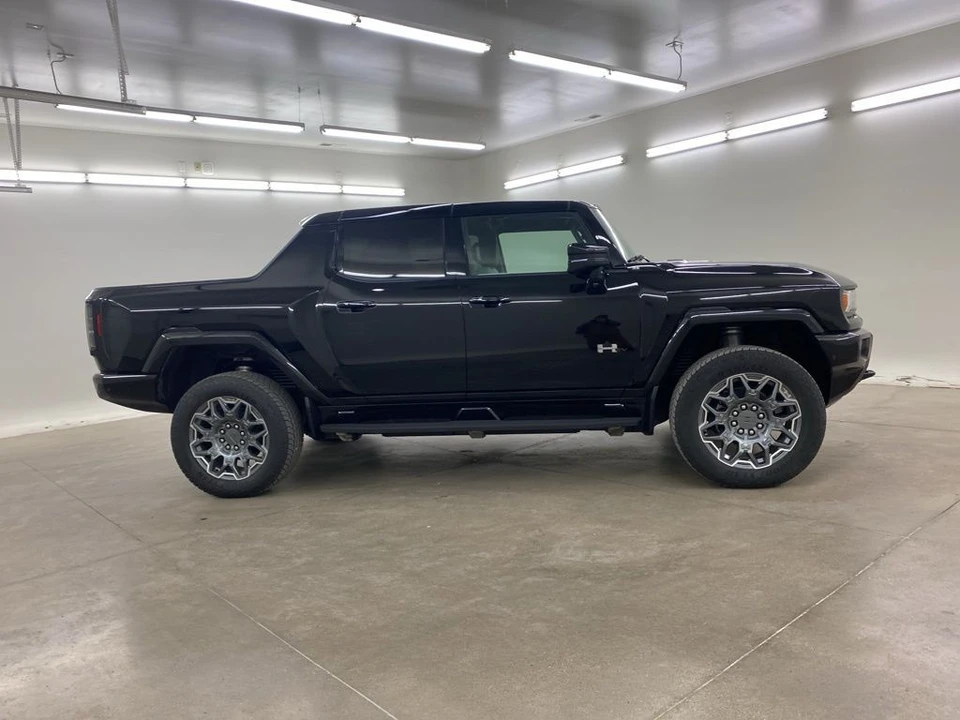 2025 GMC Hummer EV - Image 12 of 12