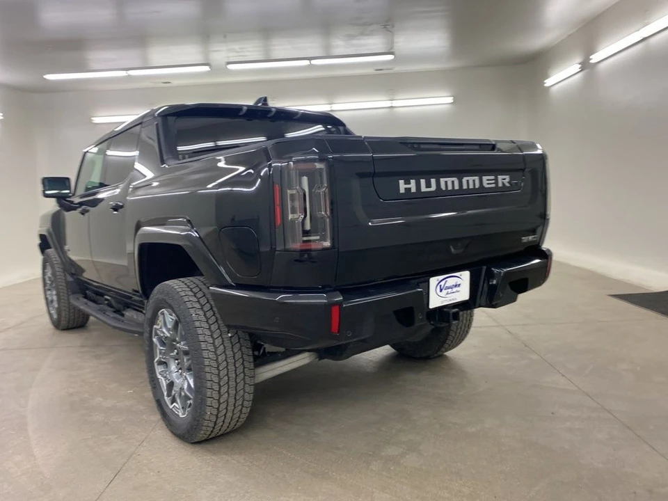 2025 GMC Hummer EV - Image 8 of 12