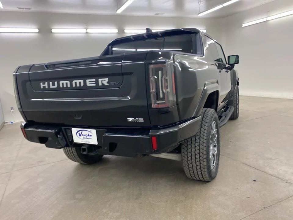 2025 GMC Hummer EV - Image 10 of 12