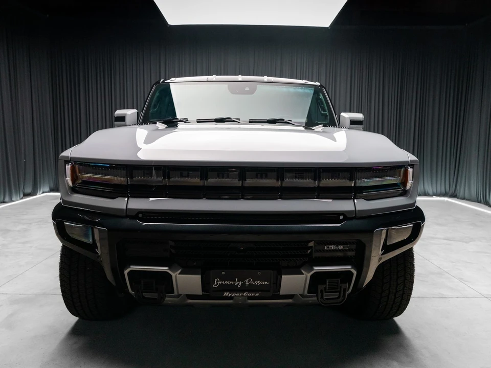 2025 GMC Hummer EV - Image 8 of 21