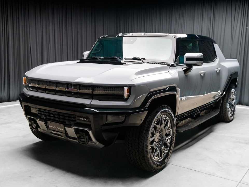 2025 GMC Hummer EV - Image 2 of 21