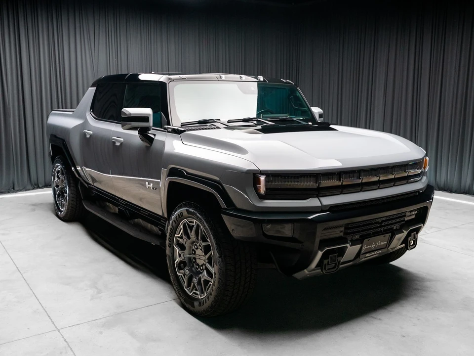 2025 GMC Hummer EV - Image 12 of 12