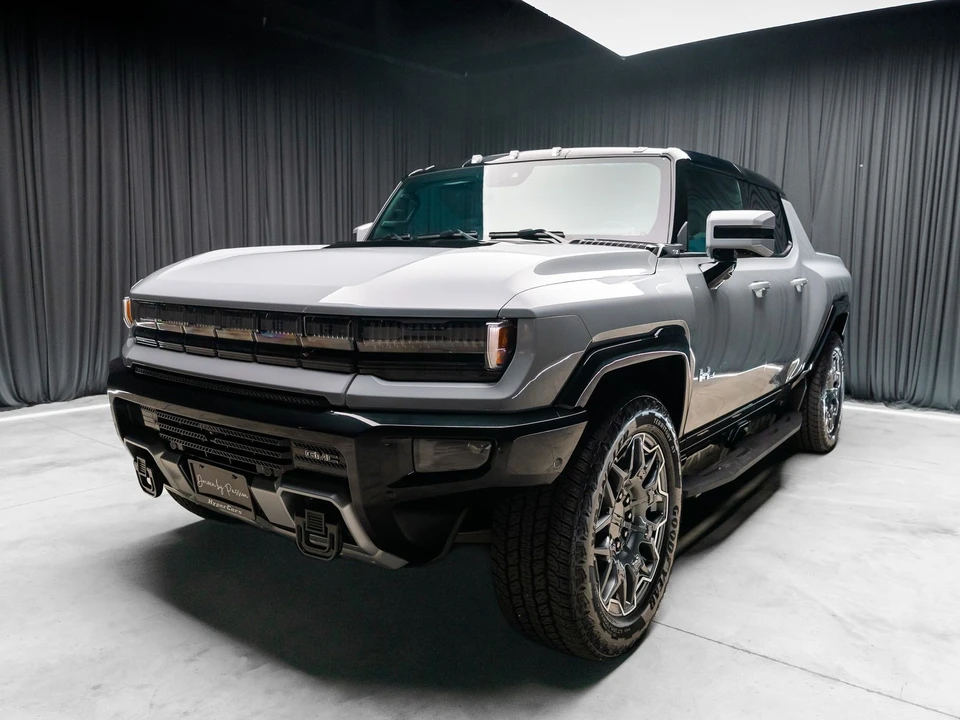 2025 GMC Hummer EV - Image 6 of 12