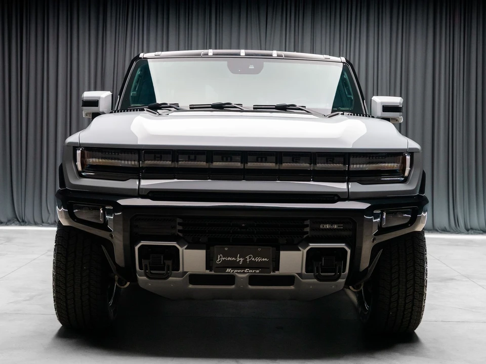 2025 GMC Hummer EV - Image 19 of 21