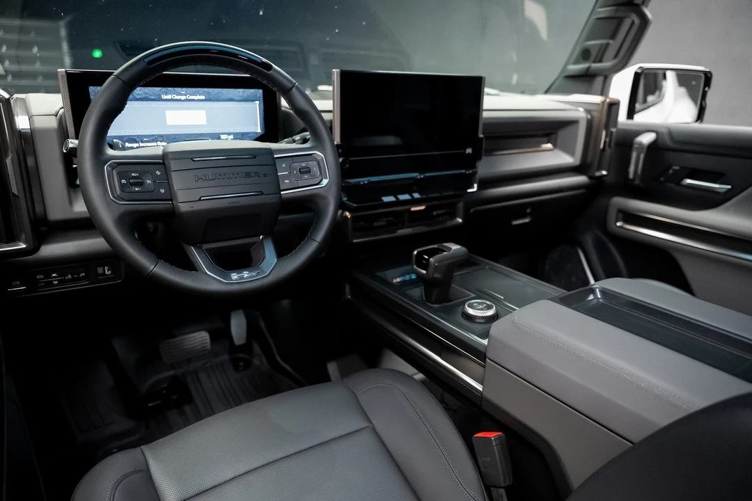 2025 GMC Hummer EV - Image 2 of 12