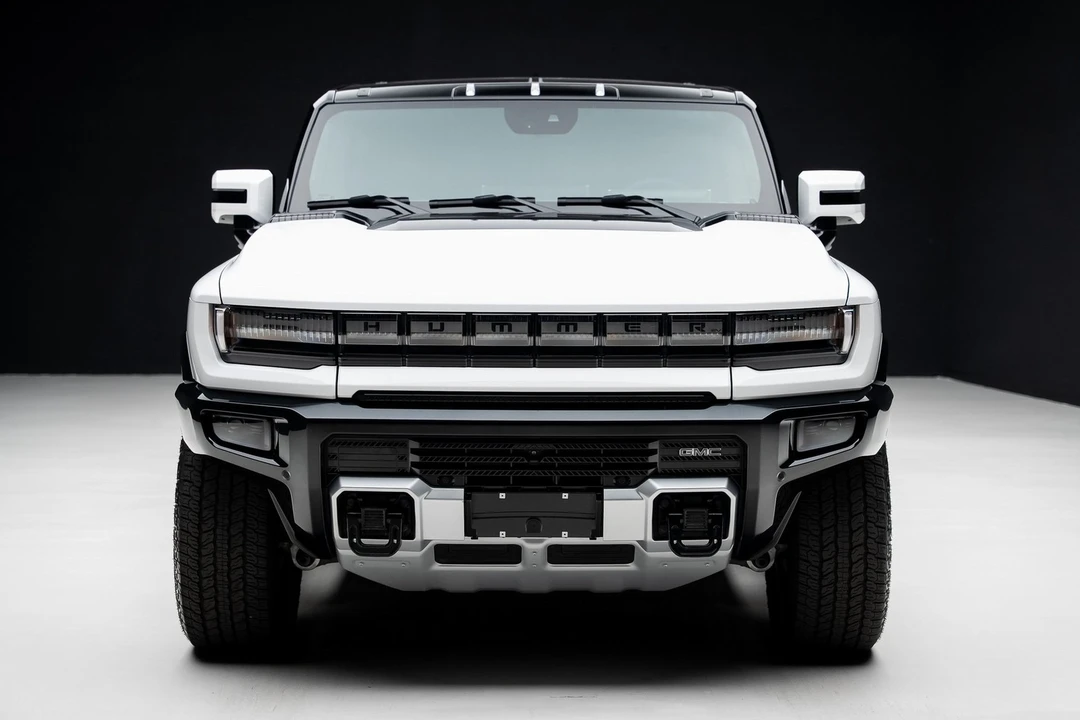 2025 GMC Hummer EV - Image 6 of 12