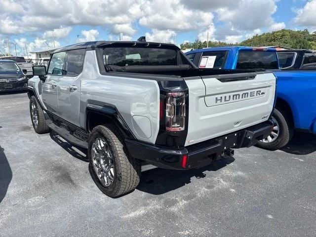 2025 GMC Hummer EV - Image 5 of 12