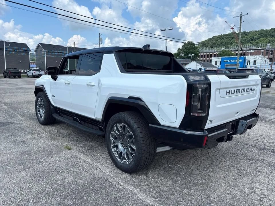 2025 GMC Hummer EV - Image 2 of 20