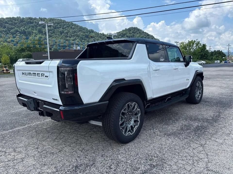 2025 GMC Hummer EV - Image 4 of 20
