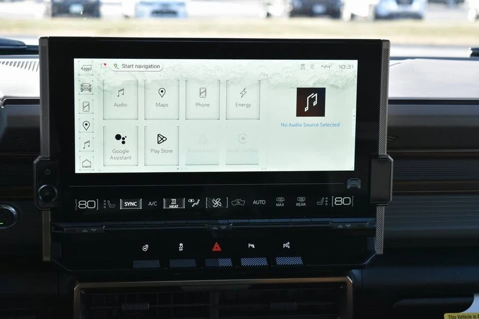 2025 GMC Hummer EV - Image 18 of 20