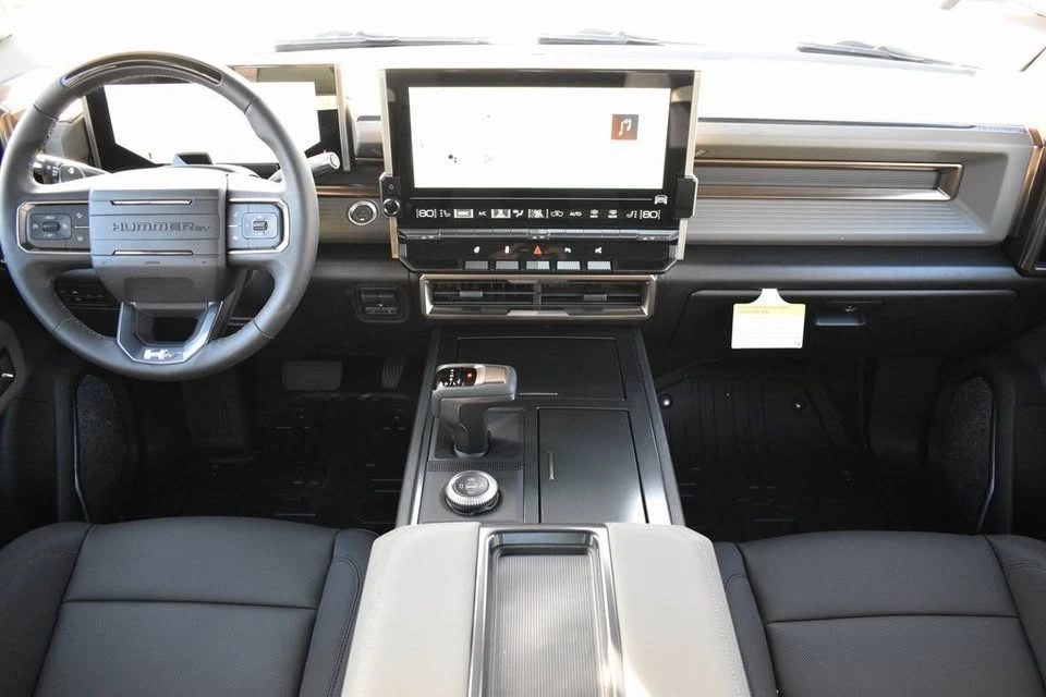 2025 GMC Hummer EV - Image 16 of 20