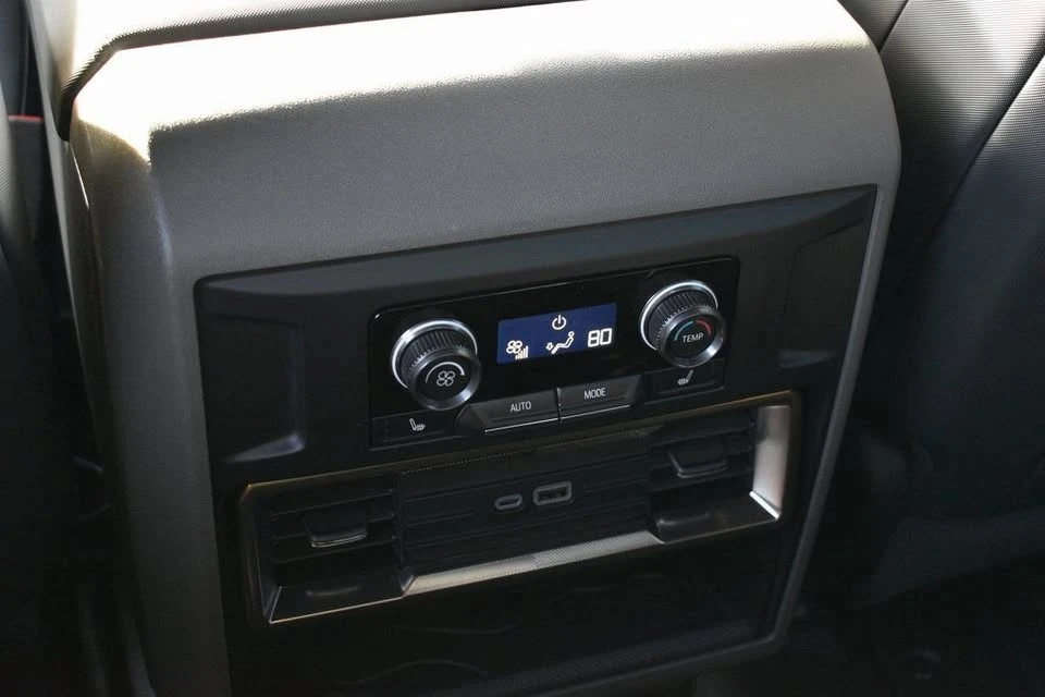 2025 GMC Hummer EV - Image 19 of 20