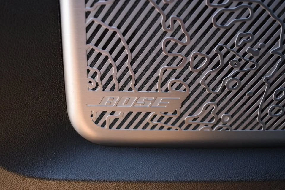 2025 GMC Hummer EV - Image 13 of 20